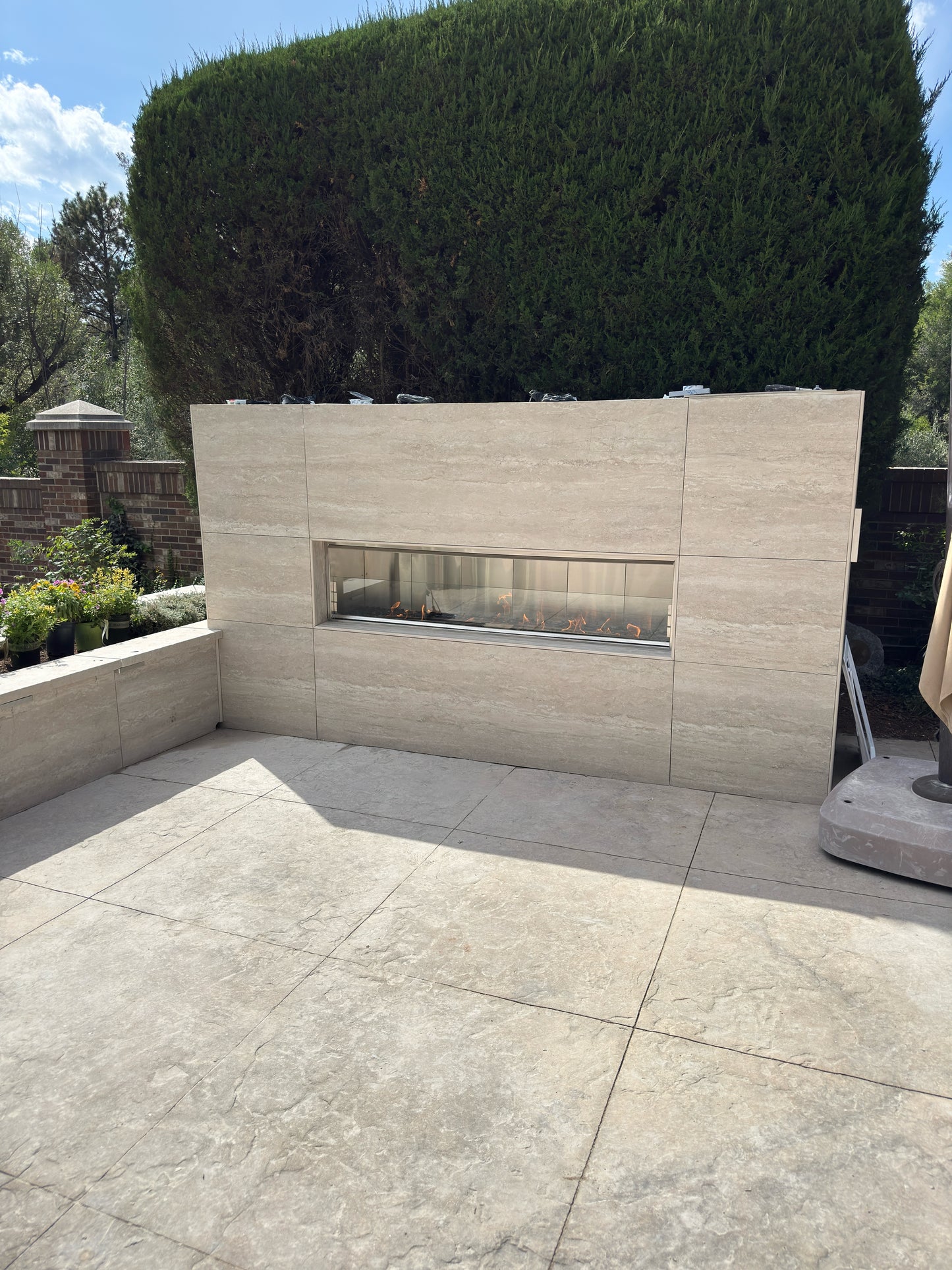 Kalea Bay Outdoor Linear Fireplace (With LED)