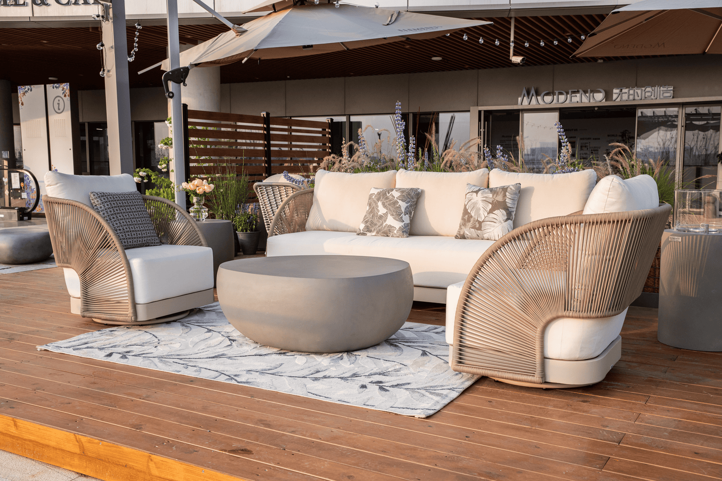 Elementi Malibu Swivel Chair